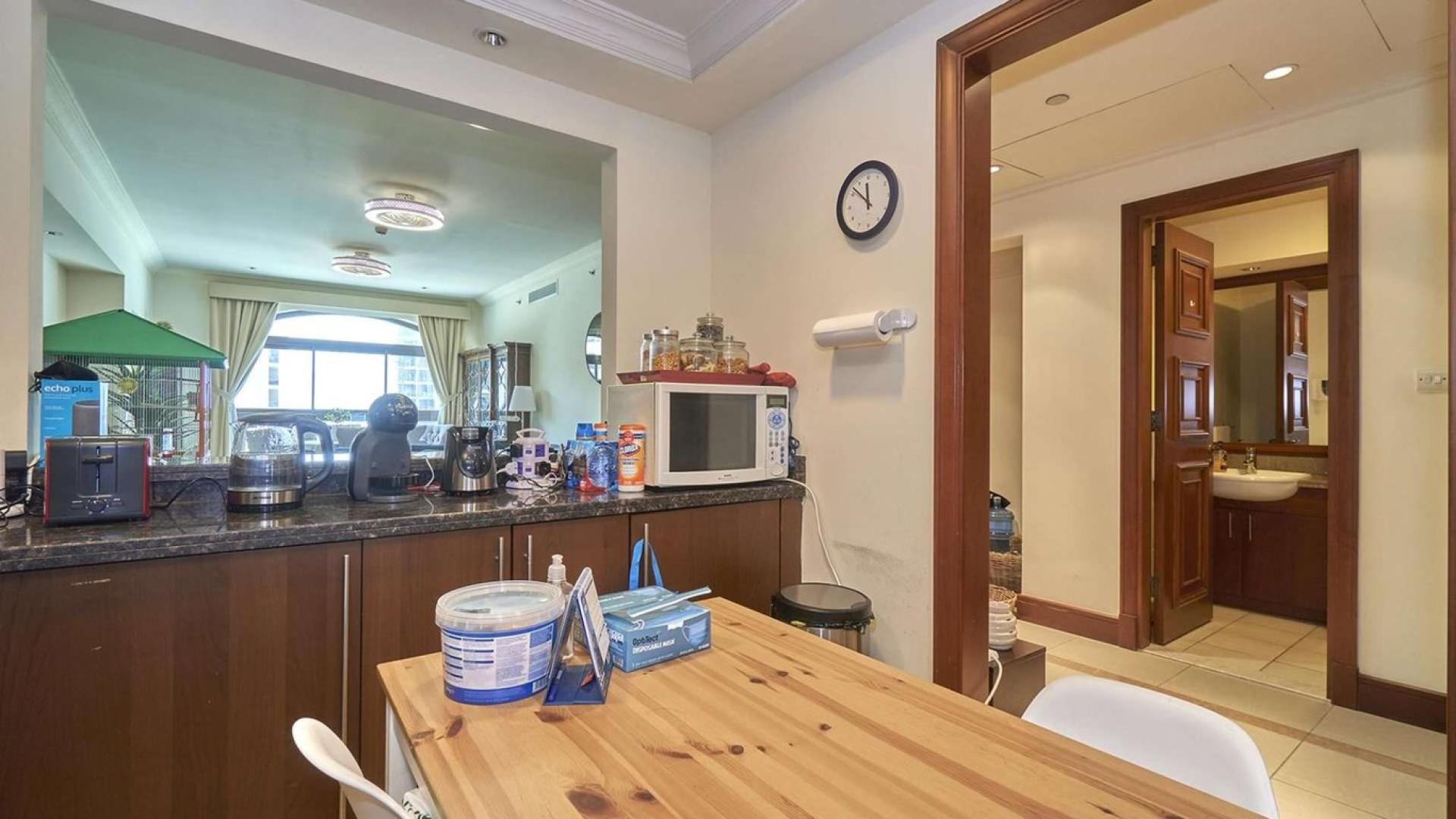 High floor apartment living room in Golden Mile, Palm Jumeirah, near Nakheel Mall