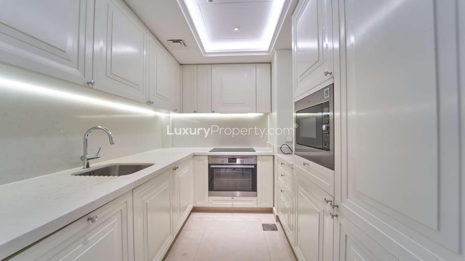 Luxury kitchen in high-floor apartment at The Address The BLVD, Downtown Dubai