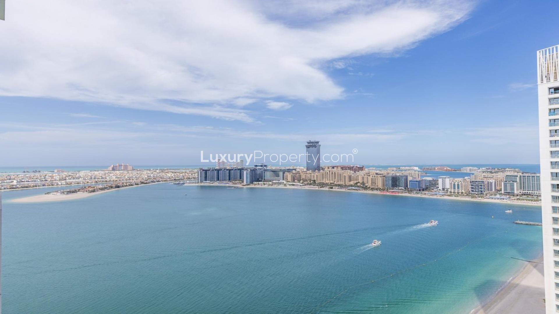 Luxurious open-plan living area in 2-bedroom apartment at Emaar Beachfront, Dubai Harbour
