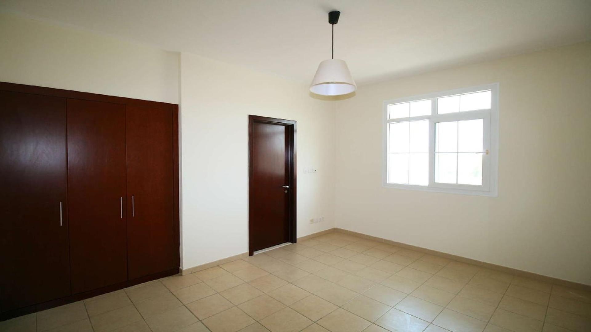 Charming townhouse garden with patio in Al Reem 2, Arabian Ranches for rent