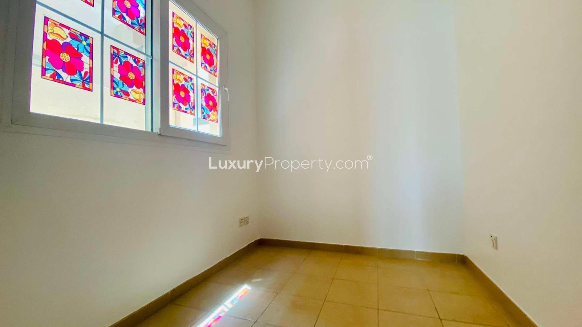 Spacious bedroom with built-in wardrobes in Al Reem 2 townhouse, Arabian Ranches for rent