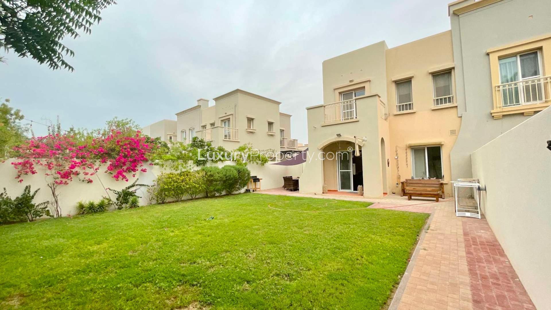 Corner unit villa with lush garden for rent in The Springs community