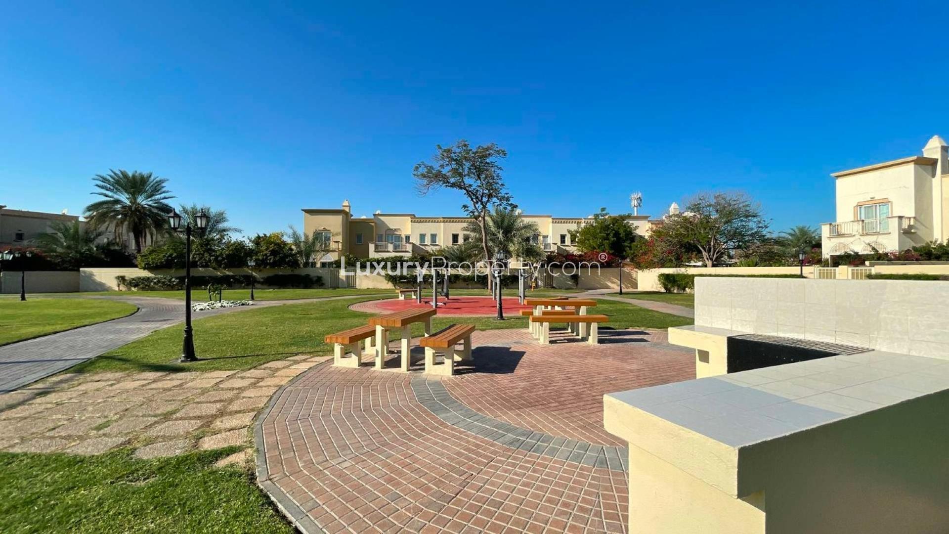 N/A,Vacant bedroom in middle unit villa, Springs 11, available for rent