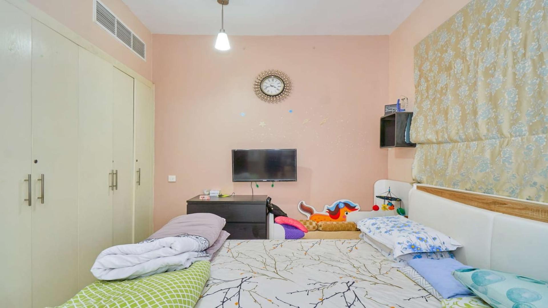 Cozy bedroom in fully upgraded two-bedroom villa, Springs community, available for rent