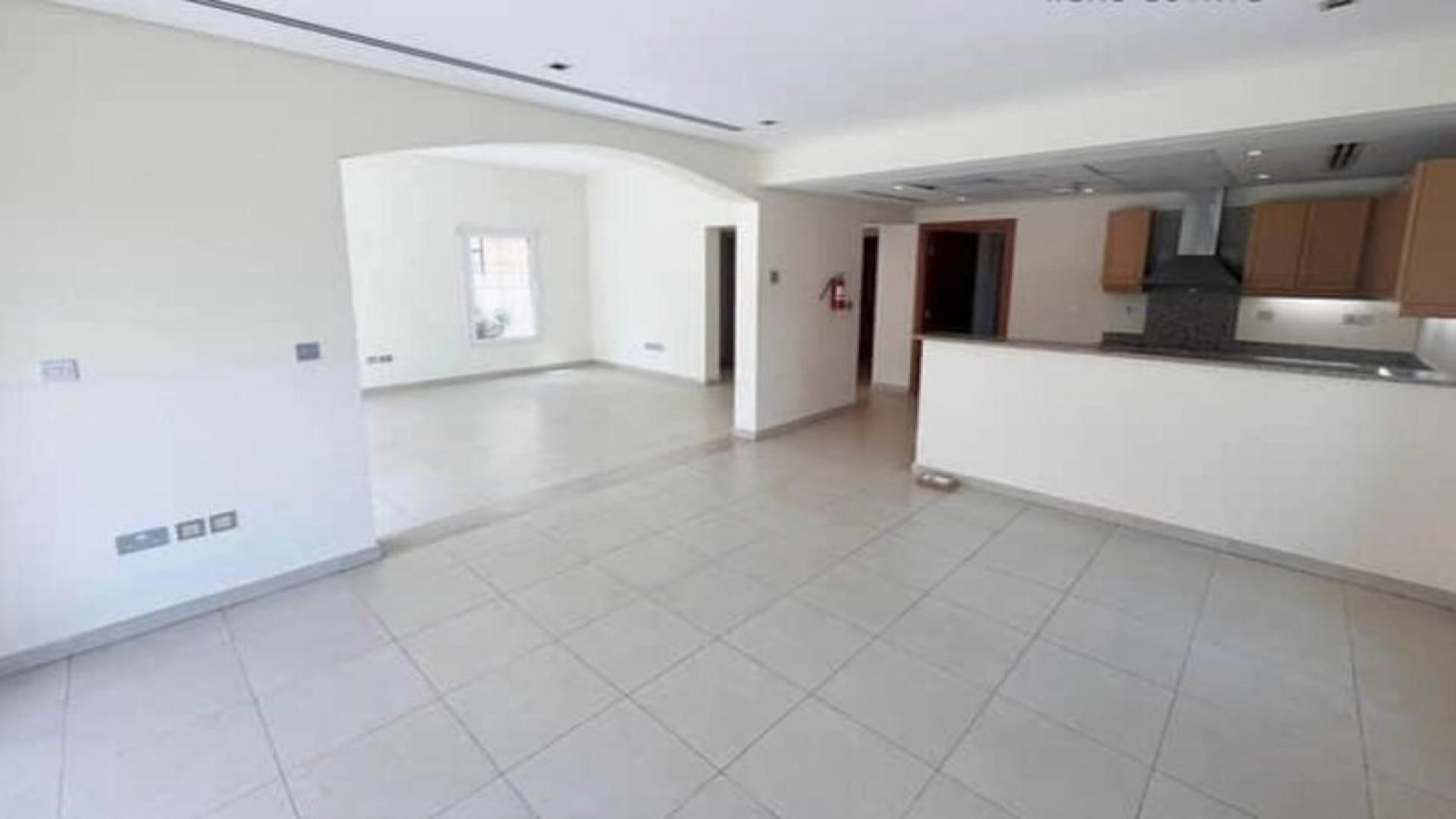 Exterior view of well-maintained villa in JVT District 7C, available for rent