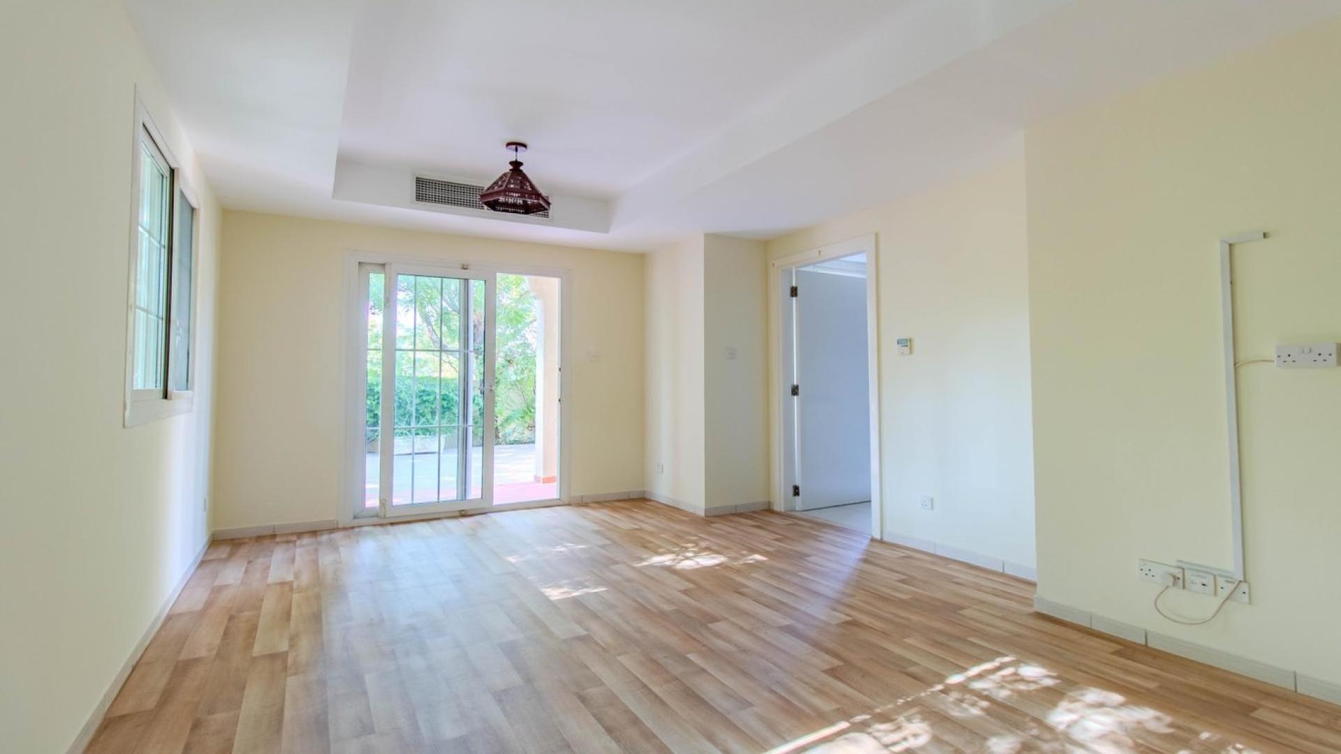 Beautiful villa entrance with garden seating area, The Springs, Springs 12, for rent