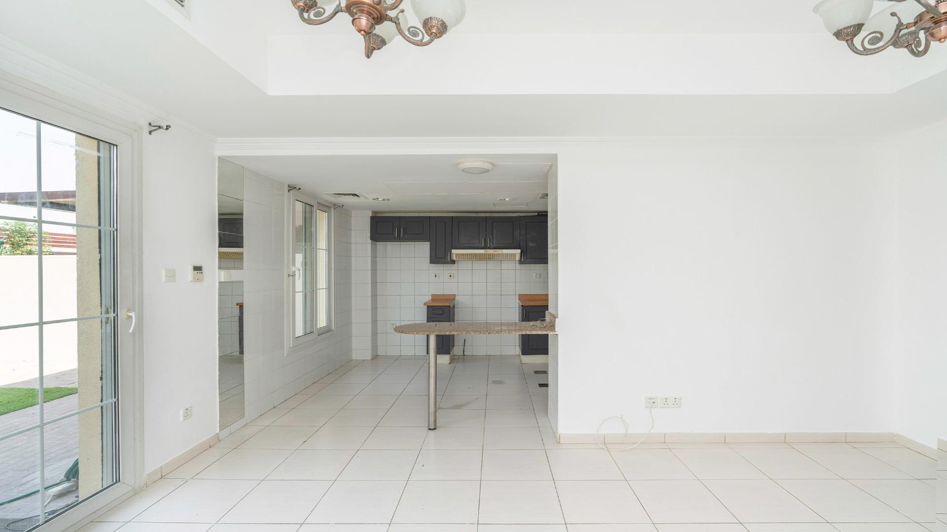 Charming 2-bedroom villa exterior in Springs 4, available for rent, ready for move-in