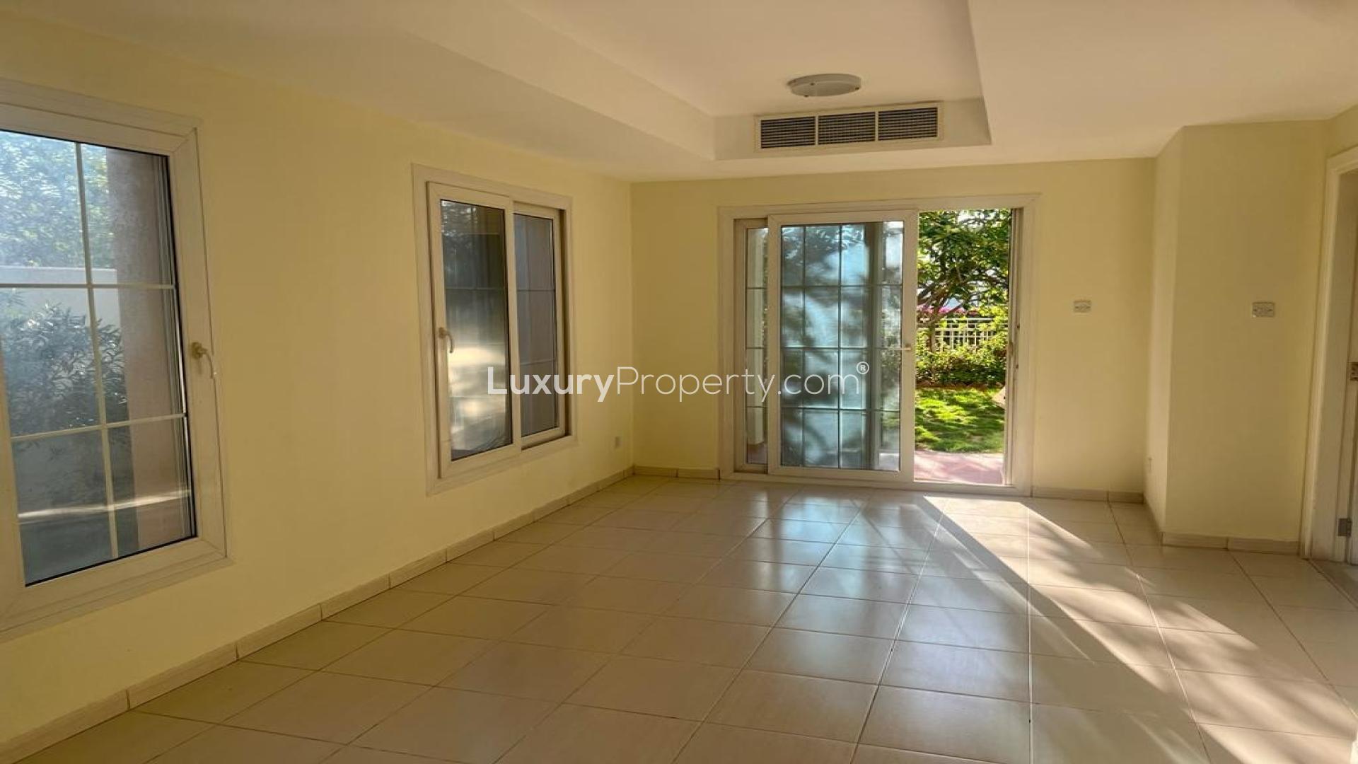 Charming villa garden view with lake and skyline in The Springs, Springs 7