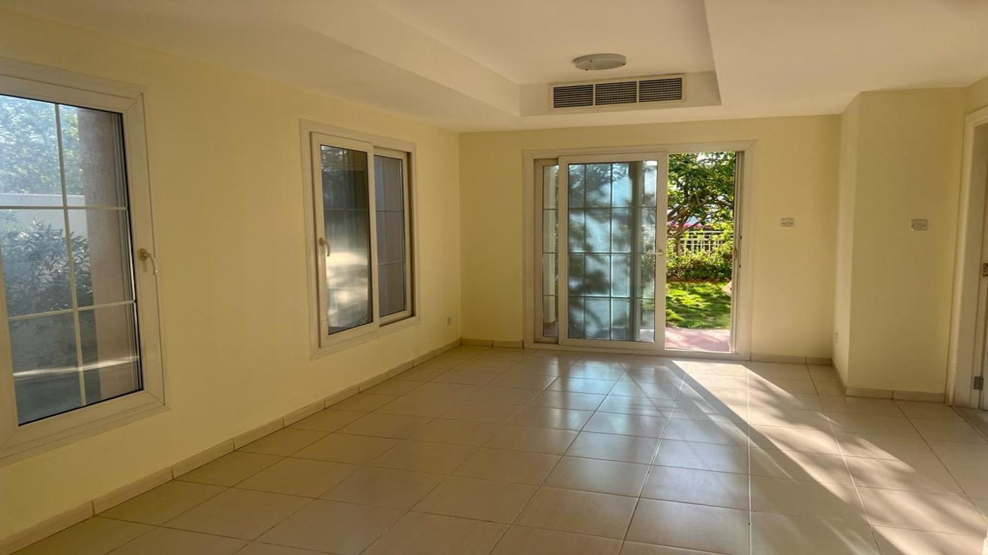 Charming villa garden view with lake and skyline in The Springs, Springs 7