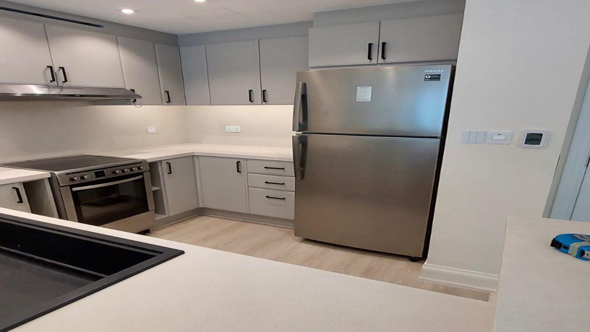 Empty bedroom with marina view in Al Yass Tower, Dubai Marina apartment for rent