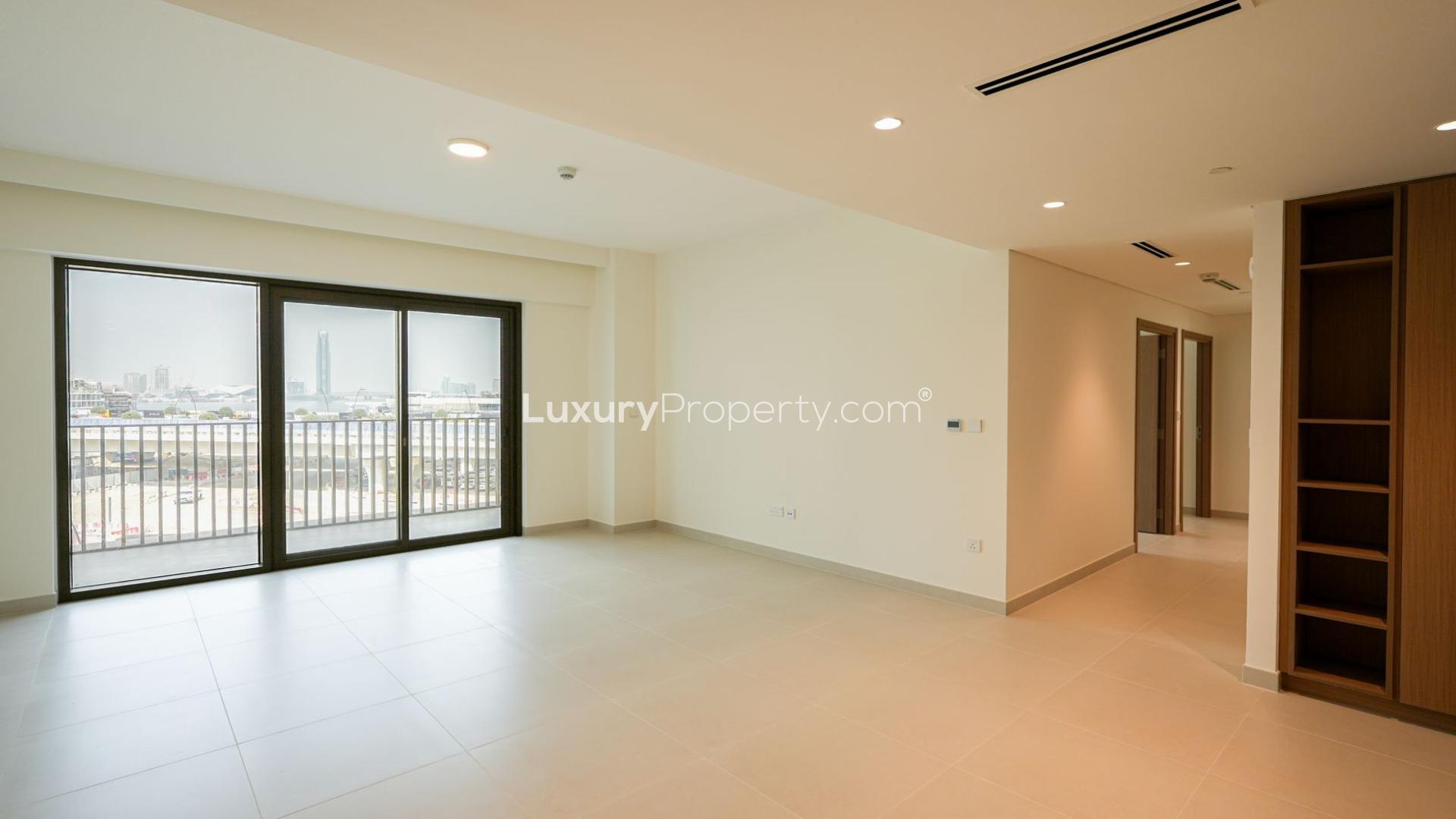 Modern kitchen in 2-bedroom apartment, Creek Beach, Savanna Building 3, Dubai Creek Harbour