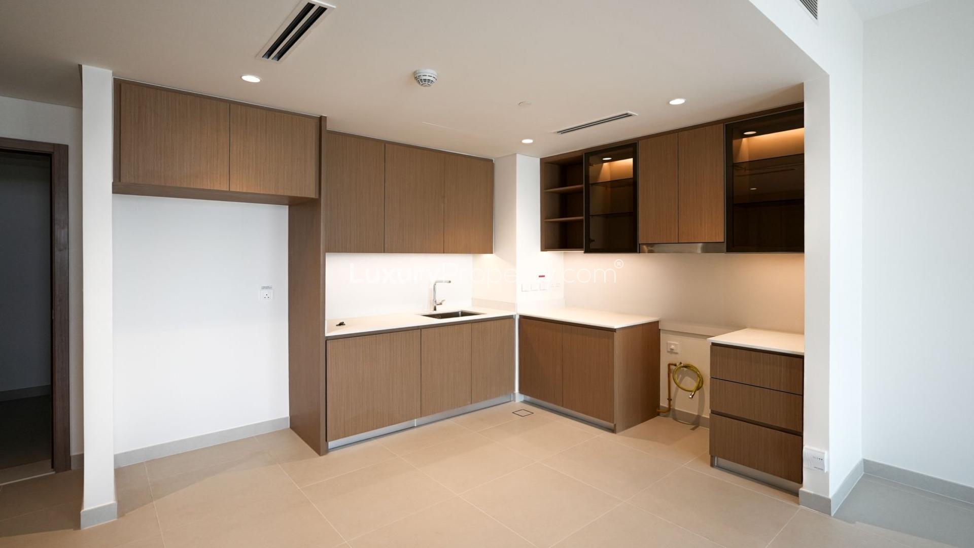Modern kitchen in 2-bedroom apartment, Creek Beach, Savanna Building 3, Dubai Creek Harbour