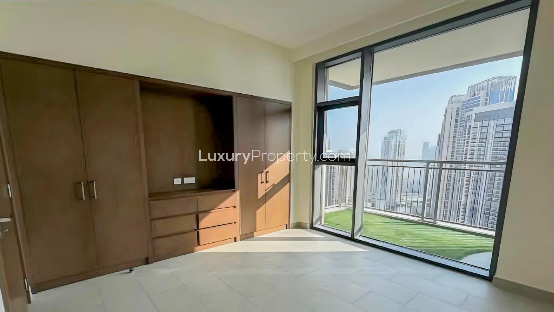 Bright living area in Dubai Creek Harbour apartment for rent, Creek Rise Tower 2