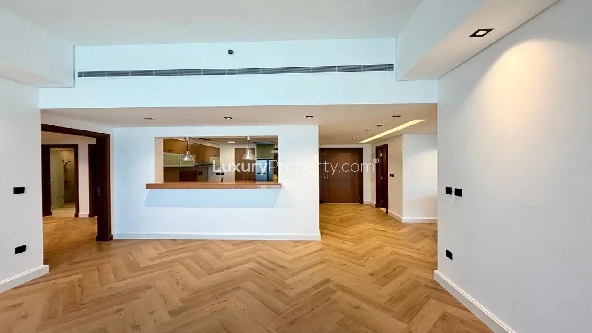 Modern kitchen in 2-bedroom apartment, Bayshore Creek Beach, available for rent