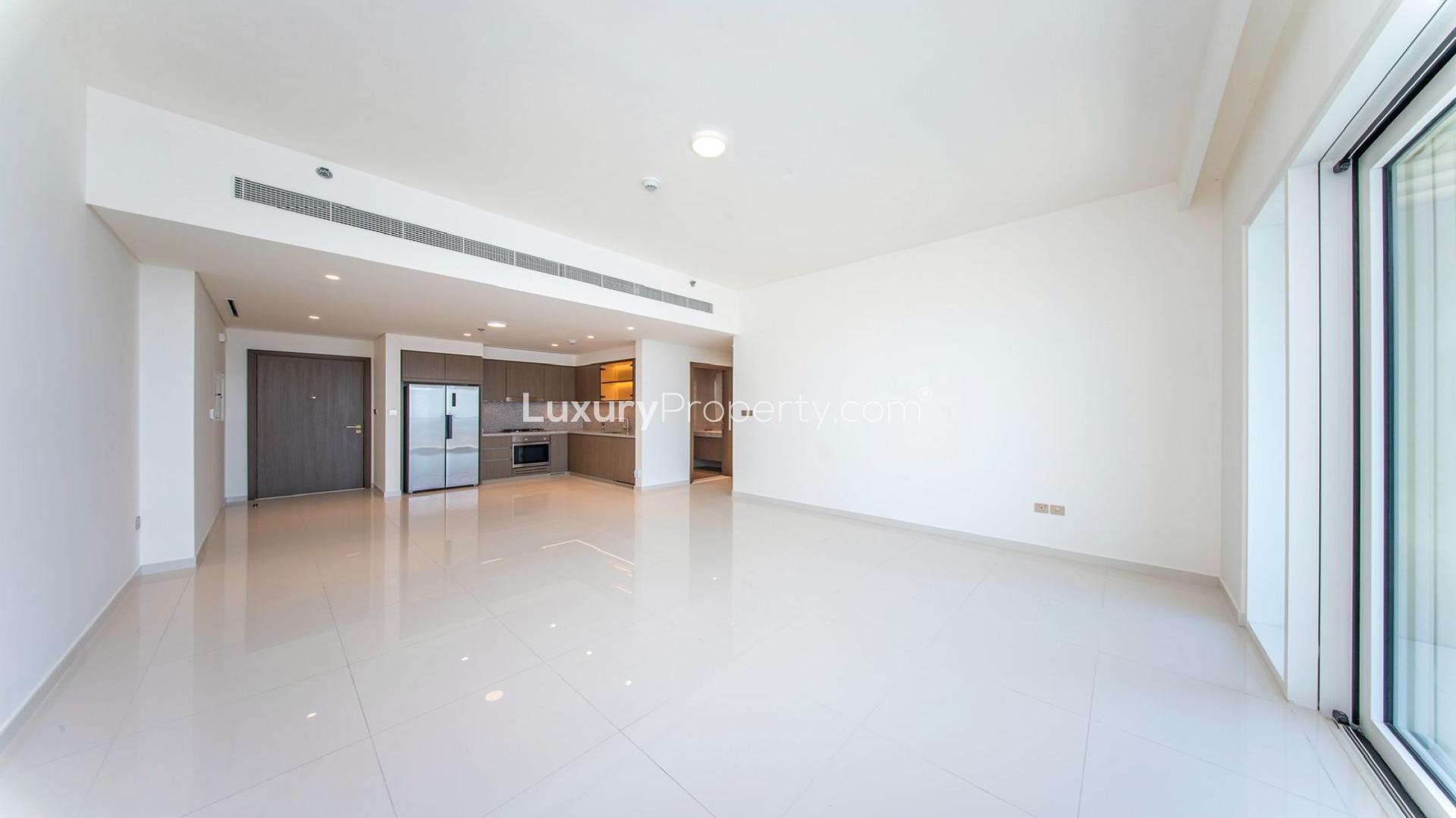 Modern kitchen in unfurnished 2-bedroom apartment, Grand Bleu Tower, Emaar Beachfront, for rent