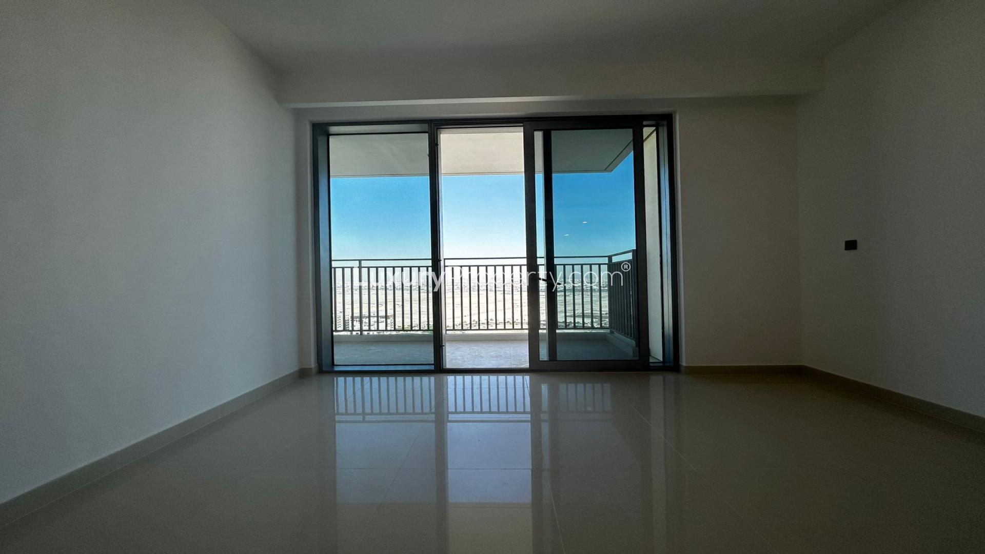 Modern kitchen in 2-bedroom apartment at 17 Icon Bay, Business Bay, for rent