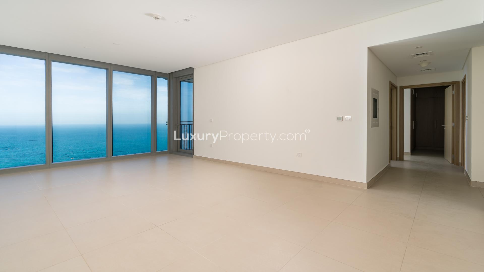 Spacious living room in luxury apartment, 5242 Tower 1, Dubai Marina for rent
