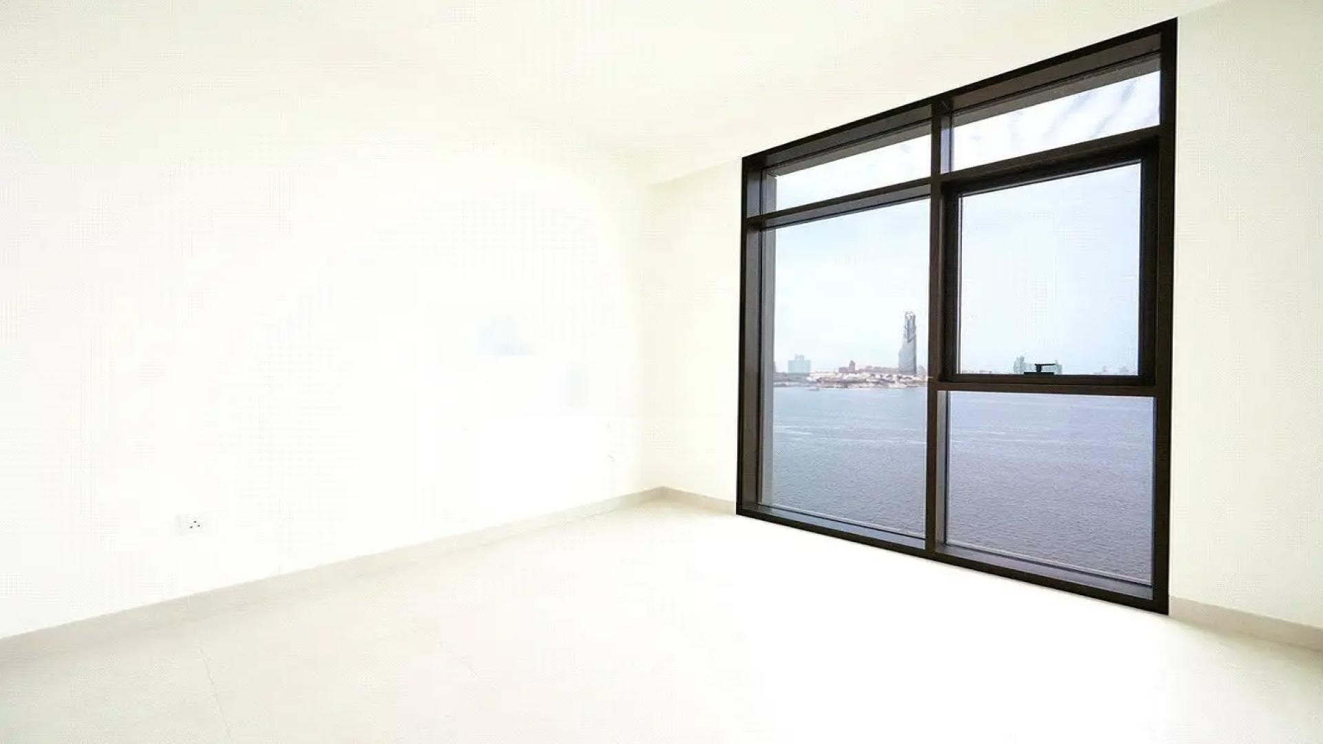Modern kitchen in spacious 2-bedroom apartment, Creek Crescent, Dubai Creek Harbour