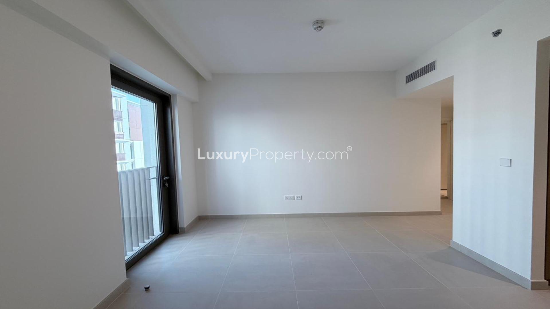 Modern kitchen in 2-bedroom apartment, Grove at Creek Beach, Dubai Creek Harbour, for rent