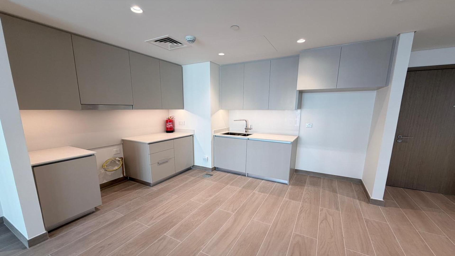 Spacious living area in Dubai Creek Harbour apartment for rent, Grove at Creek Beach