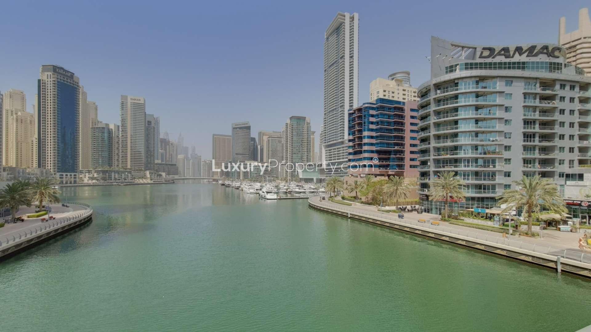 Spacious Dubai Marina apartment with floor-to-ceiling windows and stunning waterfront views for rent