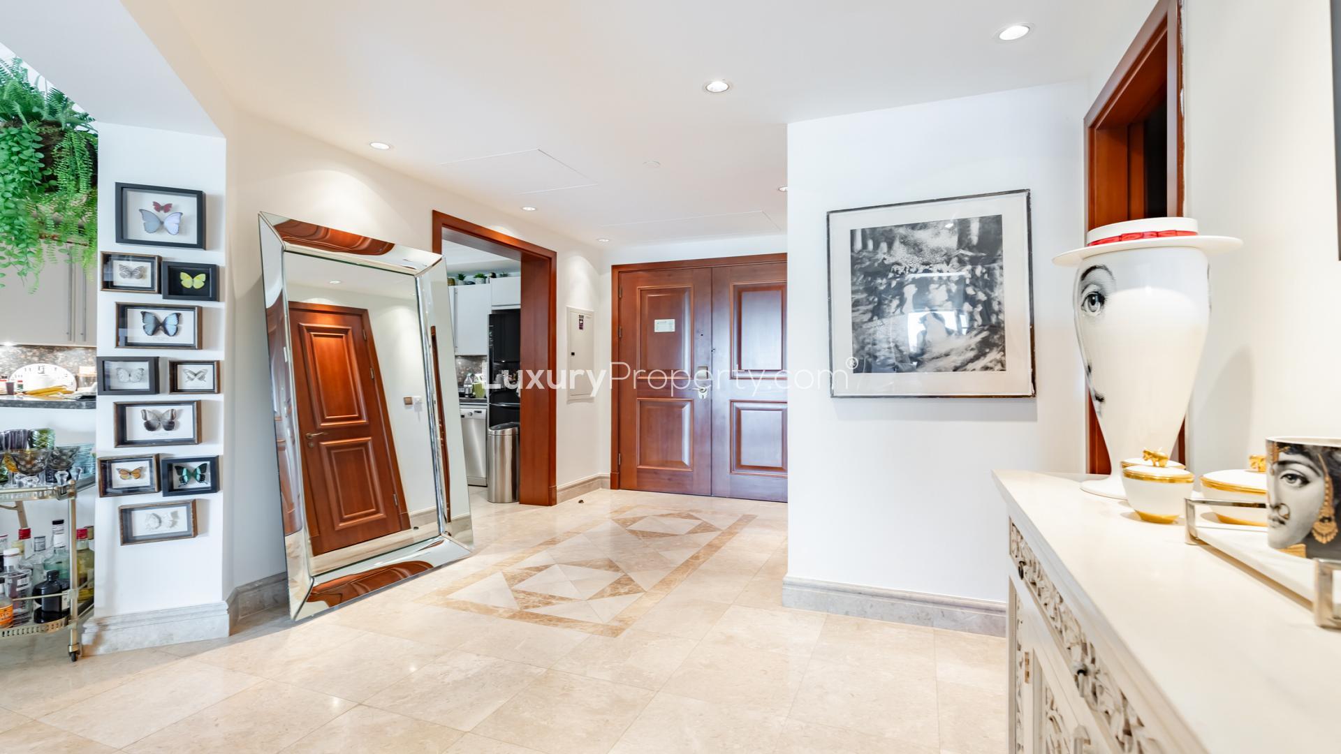 Spacious living room in Fairmont Palm Residences apartment, Palm Jumeirah, Dubai, modern decor