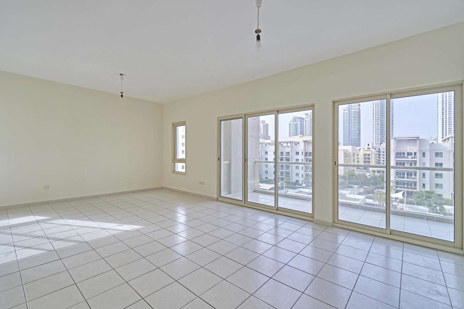 Bright living area in 2-bedroom corner apartment, Al Samar, The Greens, Dubai for rent