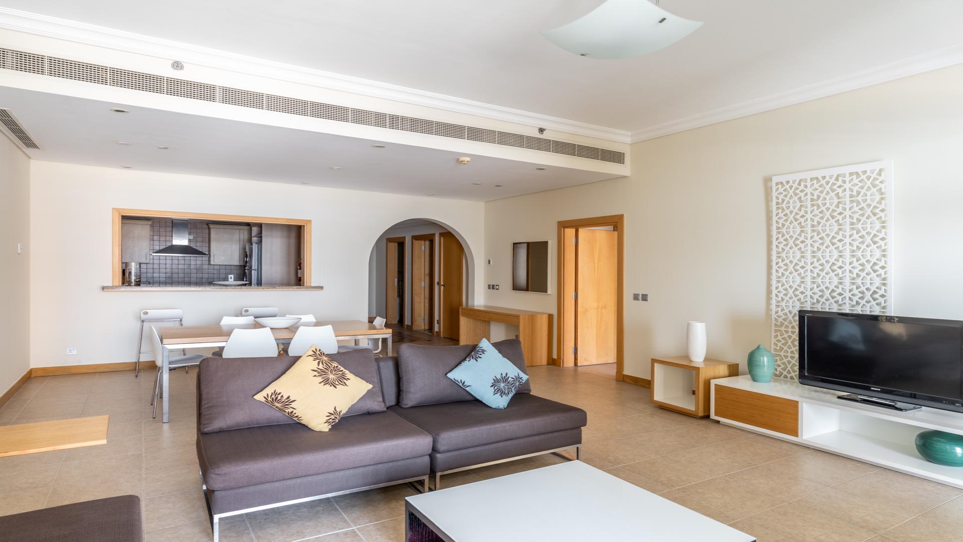 Dining area in stylish 2-bedroom apartment, Al Das, Palm Jumeirah, Shoreline Apartments