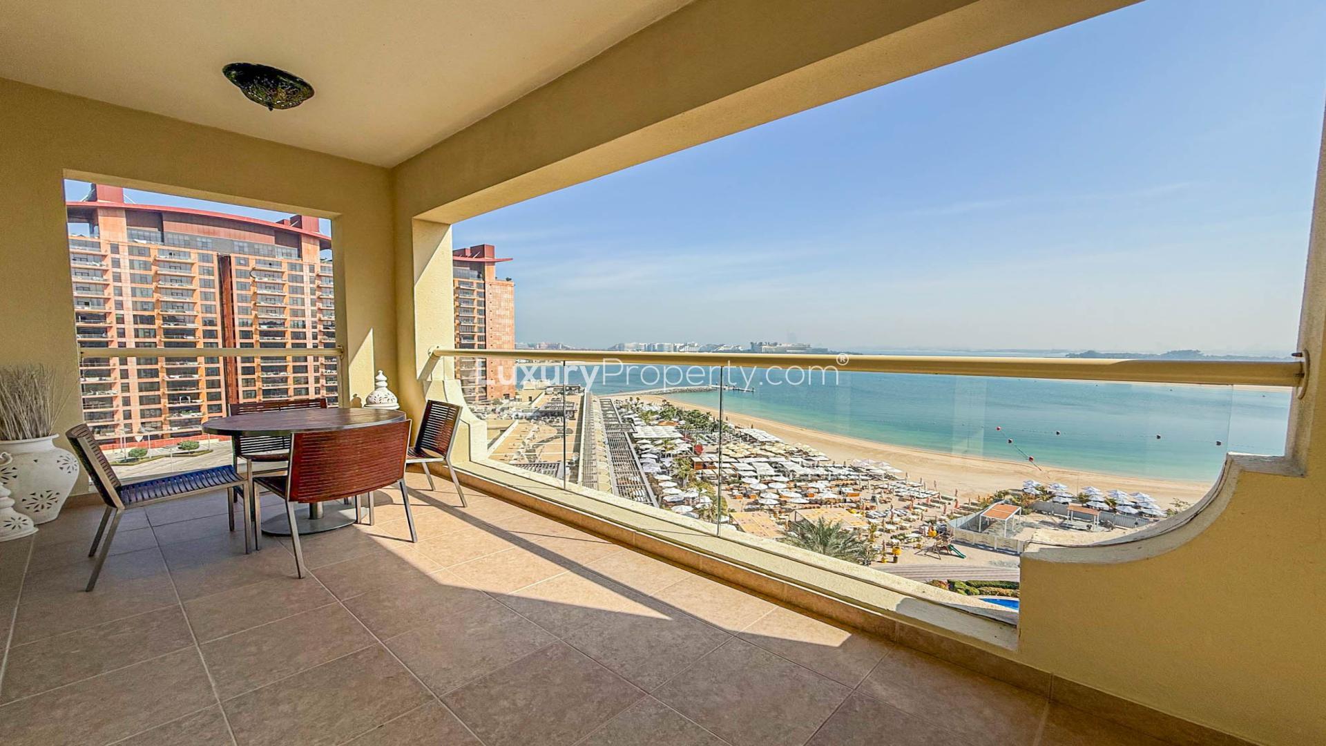 Unfurnished apartment living room with sea view and balcony access in Palm Jumeirah