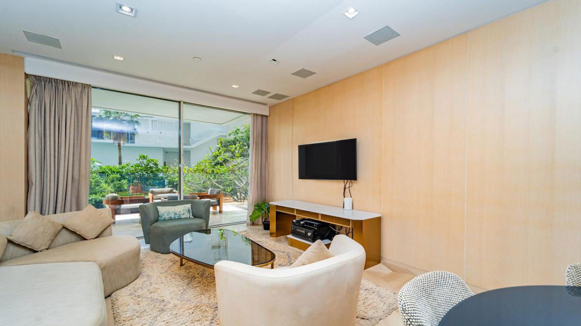 Fully furnished living room in apartment for rent at FIVE Palm Jumeirah, Dubai