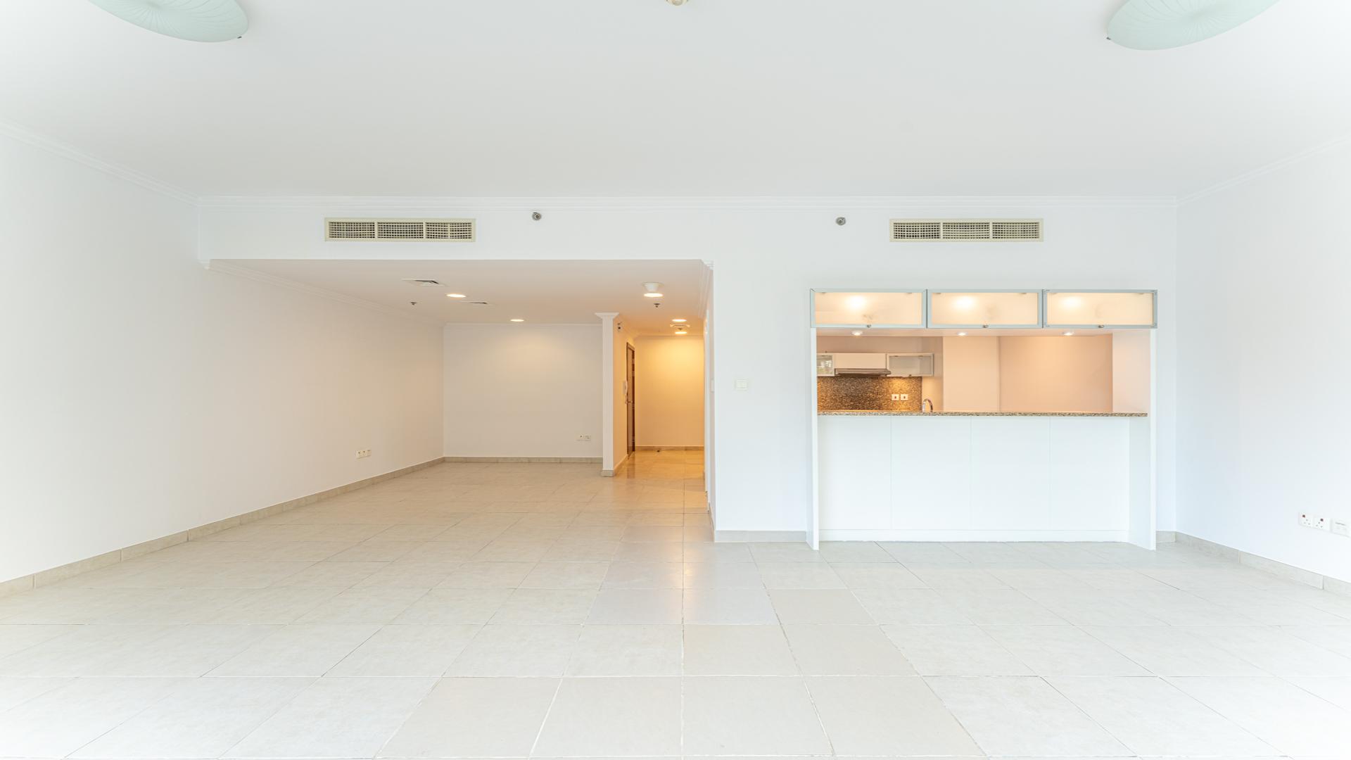 "Spacious living area in 2-bedroom apartment, Marina Quay East, Dubai Marina for rent.",Spacious living area in 2-bedroom apartment at Marina Quay East, Dubai Marina for rent