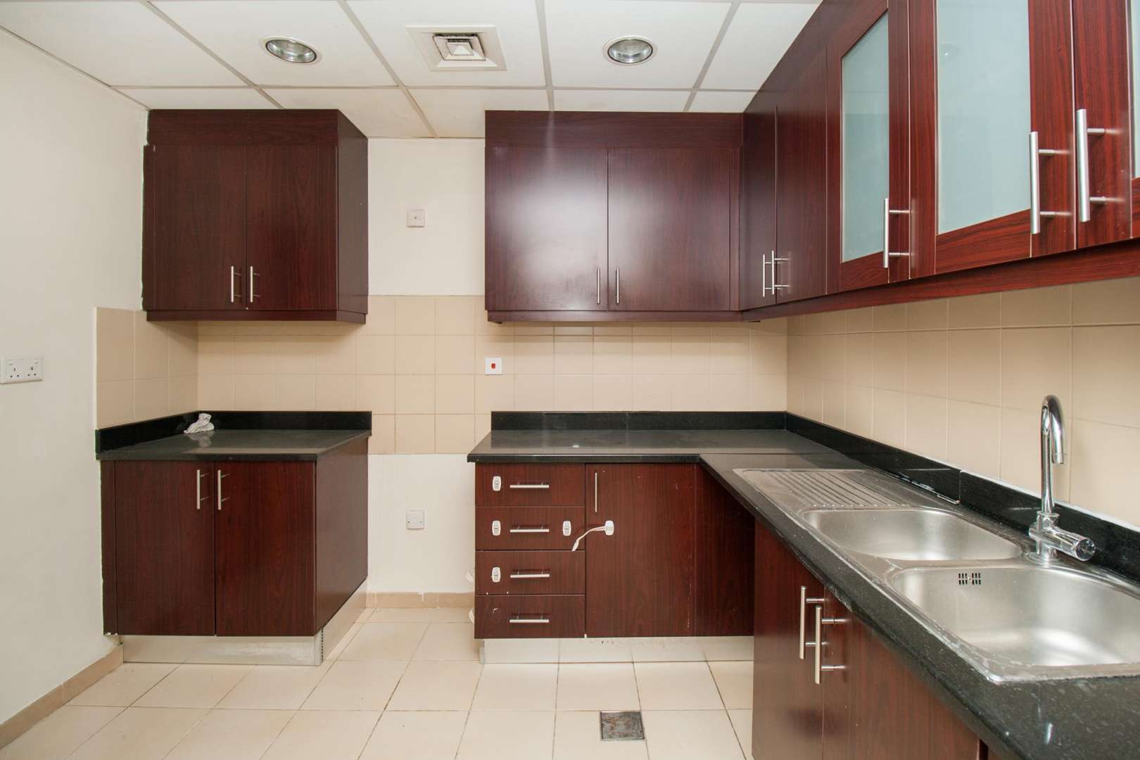 Modern kitchen in spacious 2-bedroom apartment, Amwaj 4, JBR, with sleek cabinetry and countertops