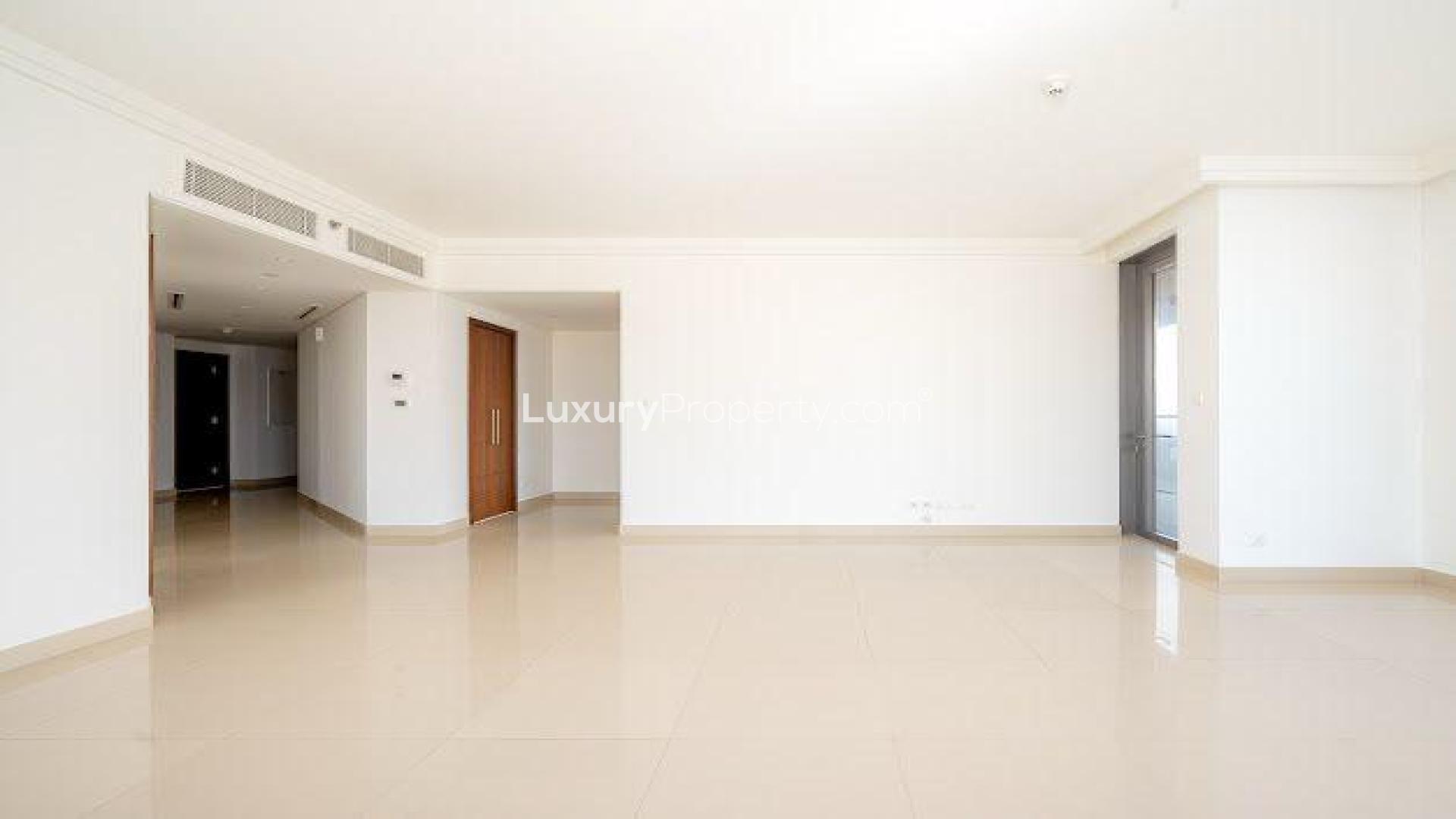 Modern kitchen in high-floor 2-bedroom apartment, Boulevard Point, Downtown Dubai, with city views