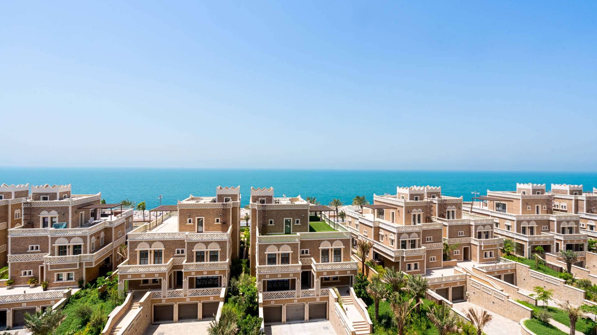 Spacious Balqis Residence apartment with sea view, Palm Jumeirah, Kingdom of Sheba
