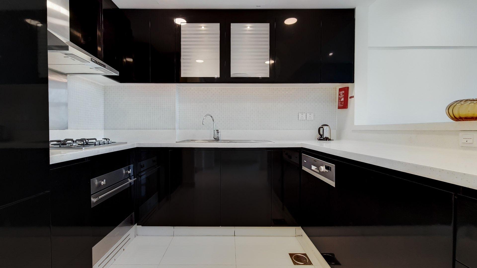 Spacious living room in 2-bedroom apartment, Bay's Edge, Business Bay, modern furnishings, bright interior