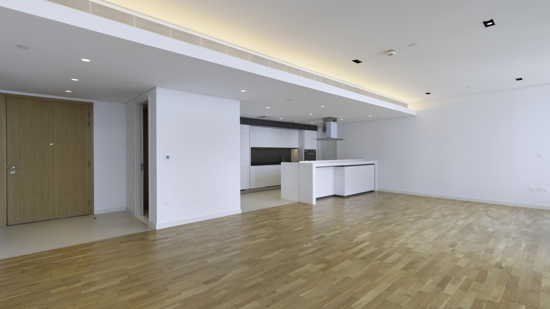 "Spacious modern kitchen and living area in Bluewaters Residences apartment for rent, LP13125.",Modern kitchen with sea view in Bluewaters Residences apartment for rent, LP13125