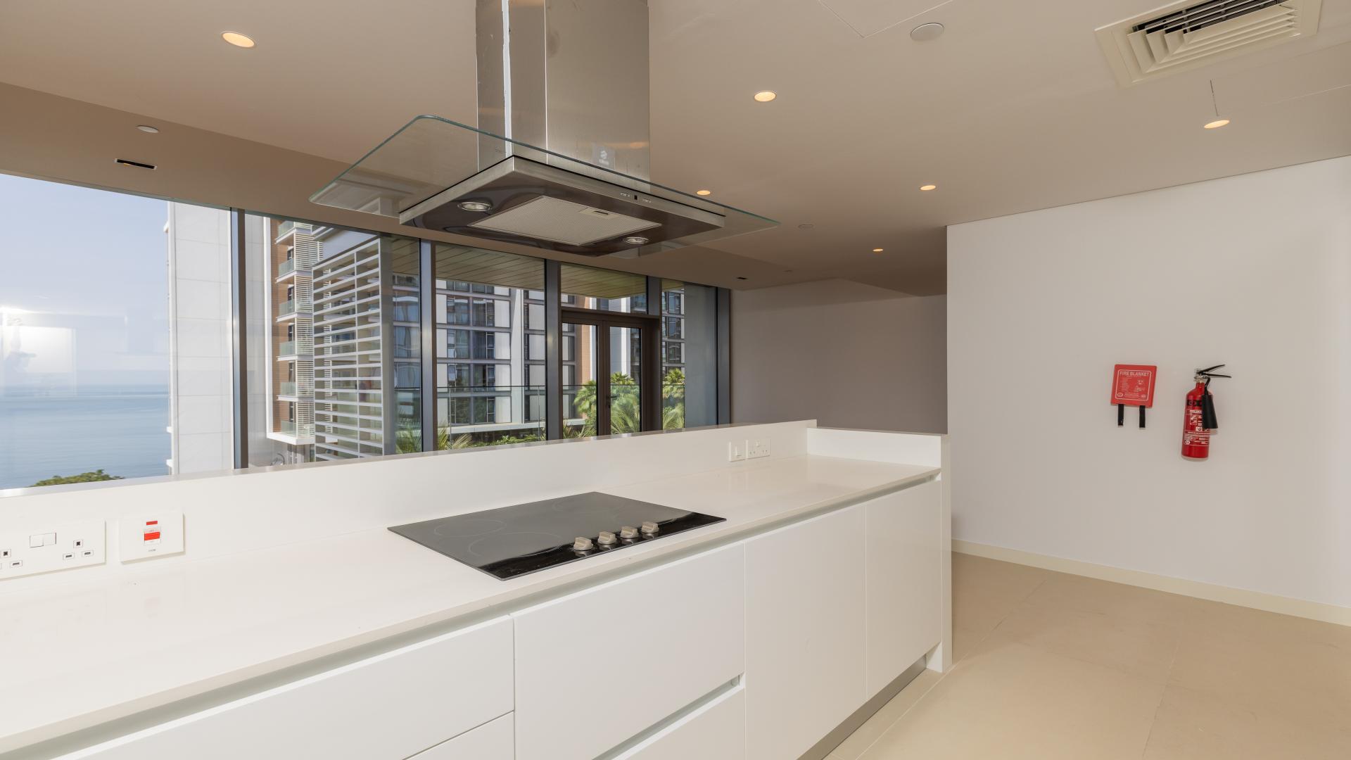 Spacious open-plan kitchen and living area in Bluewaters Residences apartment for rent