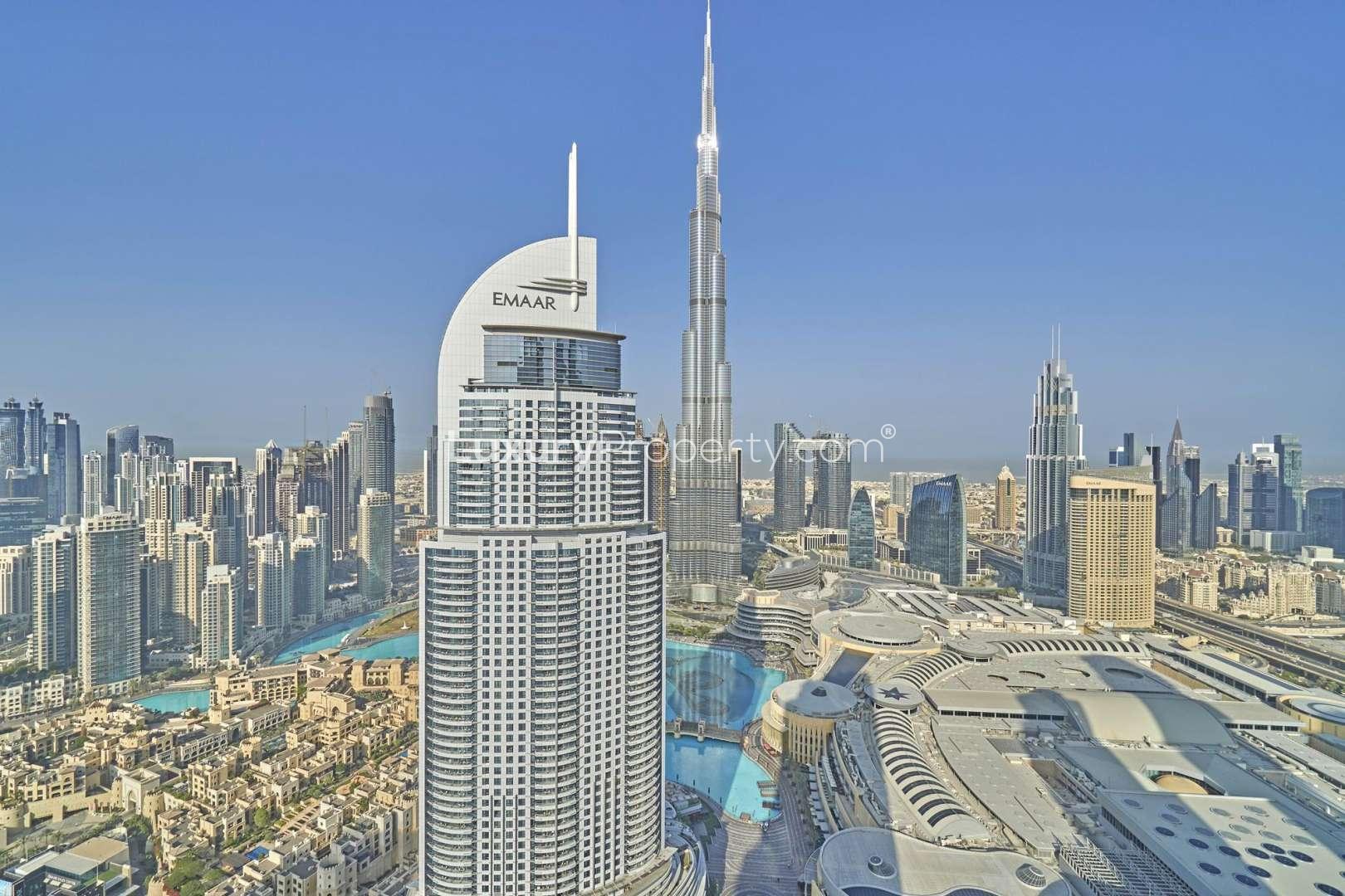 Balcony view of Downtown Dubai skyline from Boulevard Point apartment for rent
