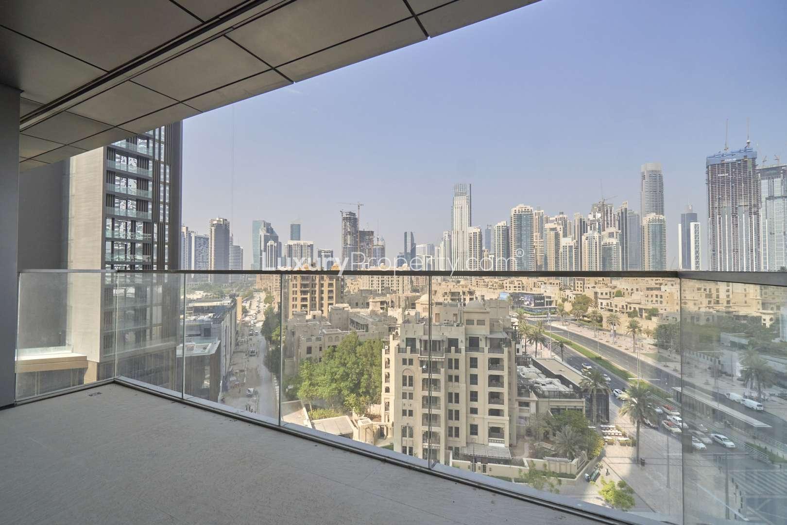 Balcony view of Downtown Dubai skyline from Boulevard Point apartment for rent