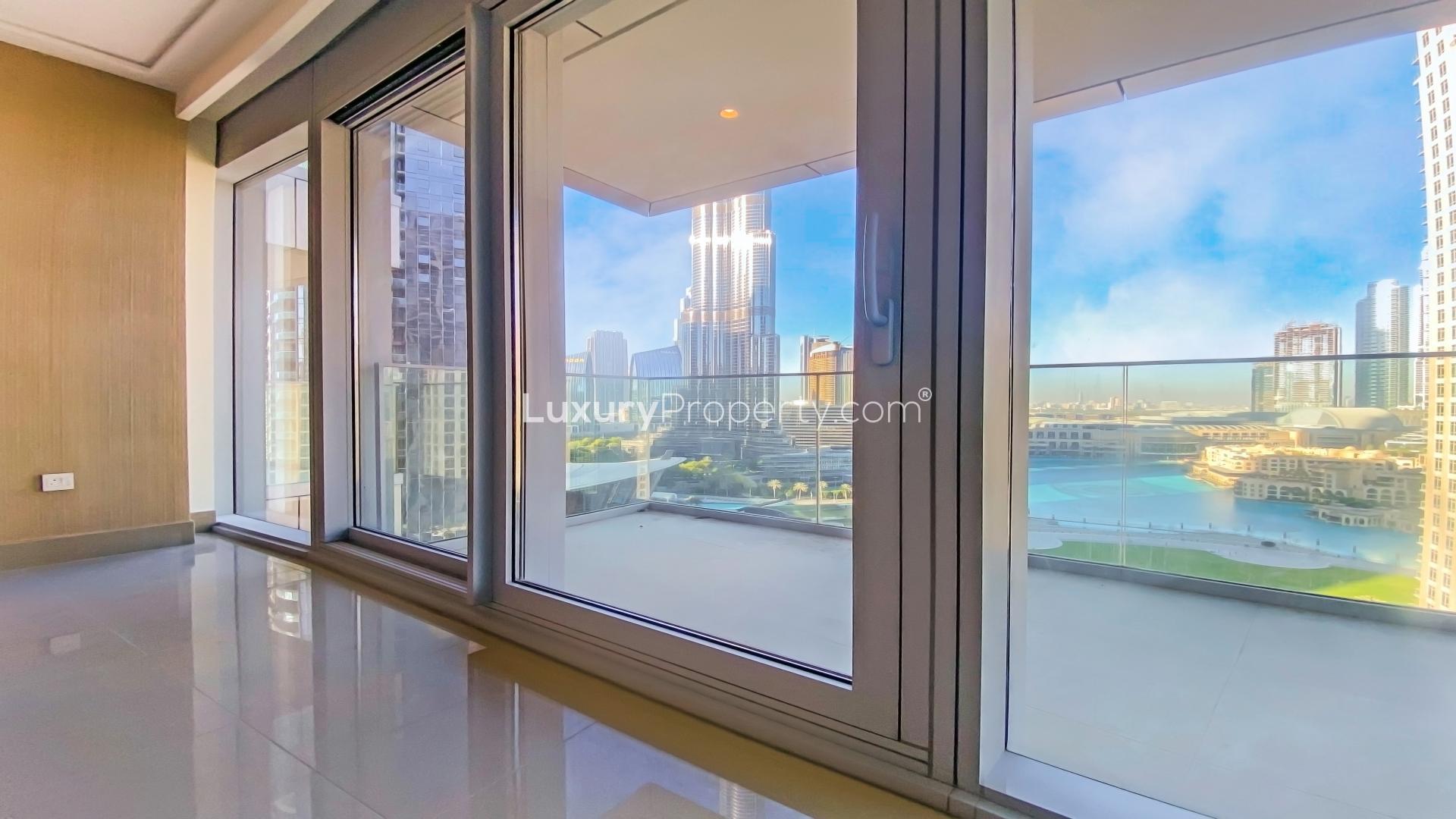 Spacious Downtown Dubai apartment with Burj Khalifa view, large windows, and modern interior