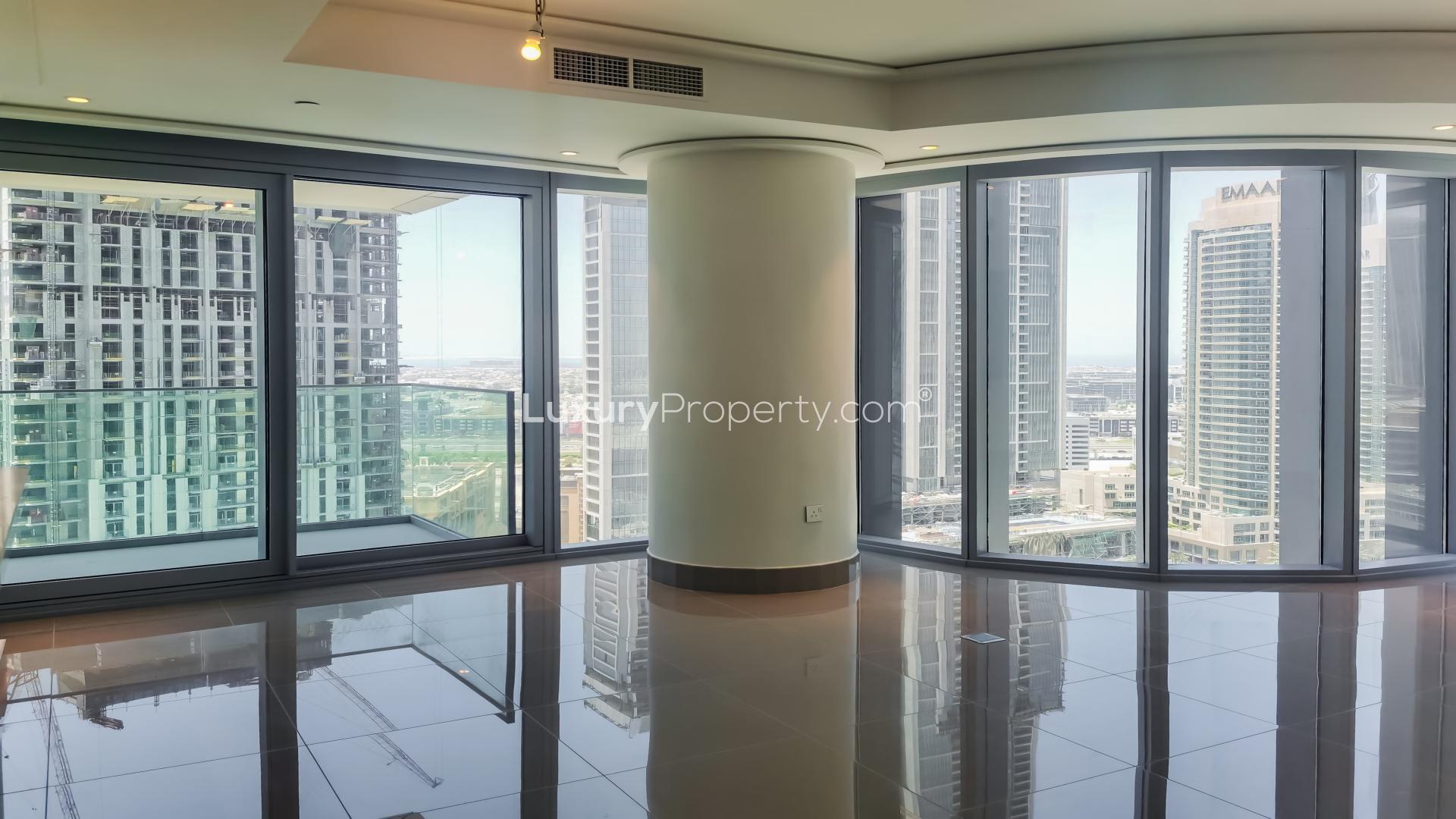Luxury 2-bedroom apartment view of Burj Khalifa, Downtown Dubai, for rent