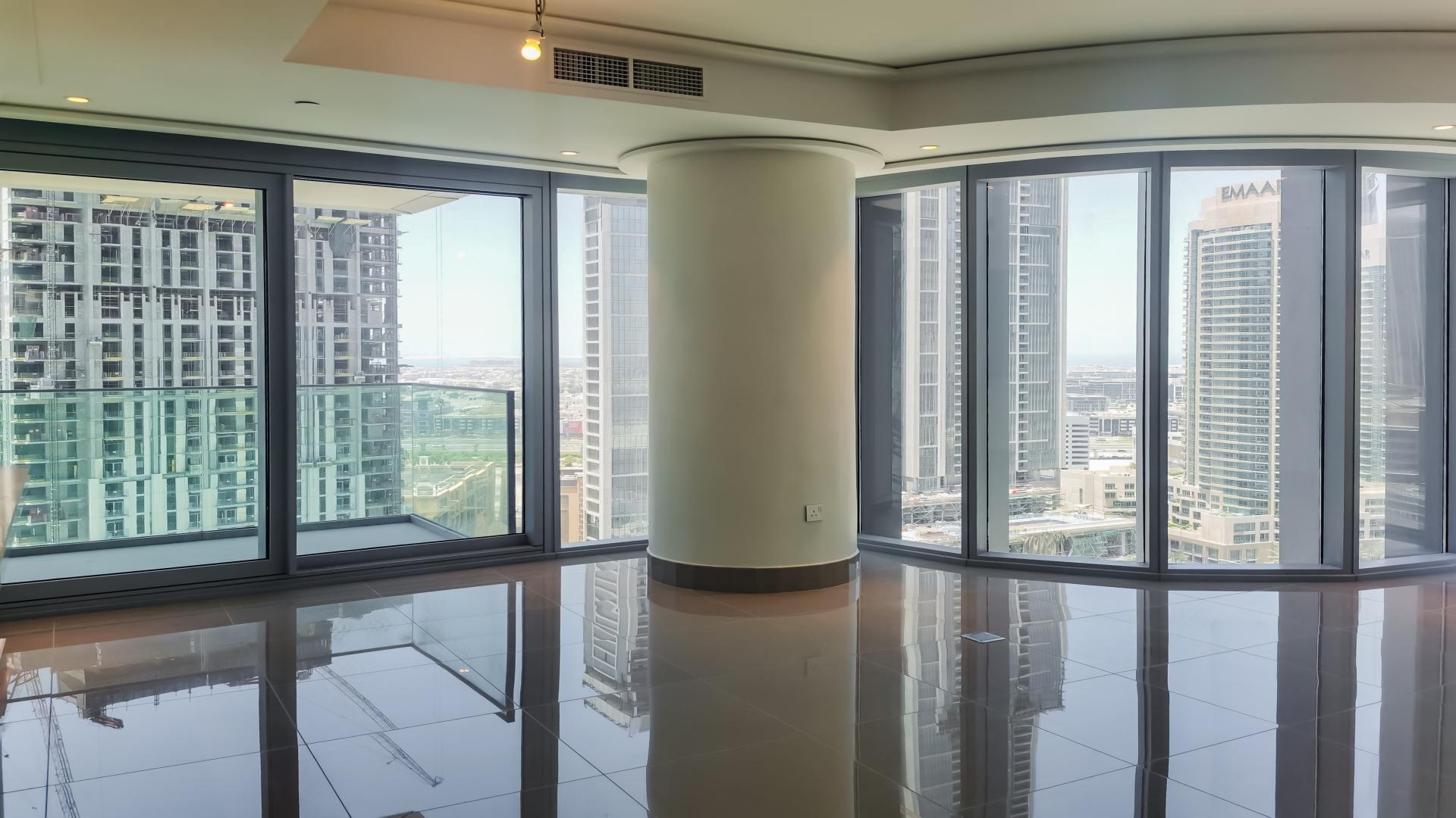 Luxury 2-bedroom apartment view of Burj Khalifa, Downtown Dubai, for rent