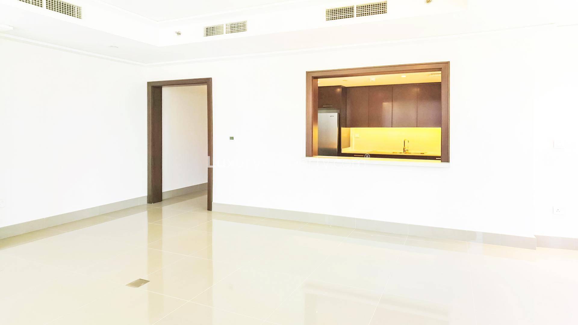 Luxury 2-bedroom apartment with Burj Khalifa views, Downtown Dubai, spacious living area