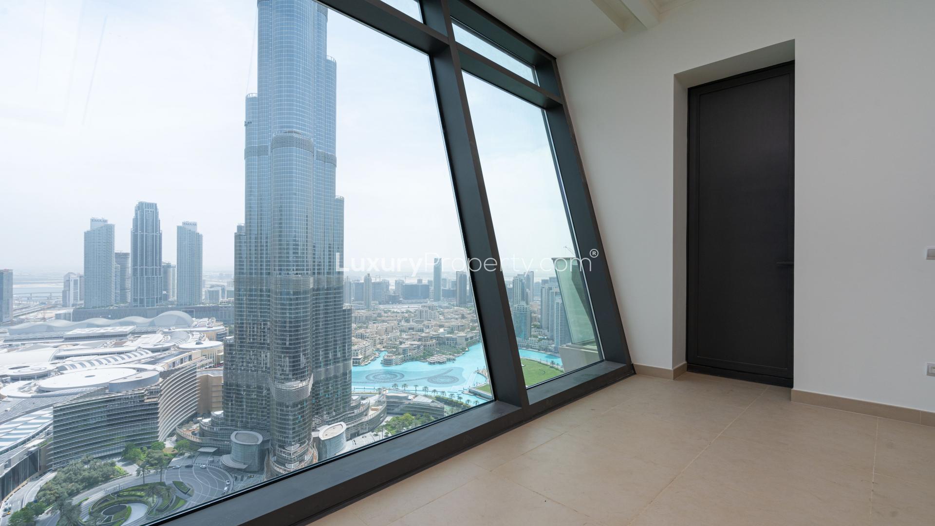 2-bedroom apartment with Burj Khalifa view, spacious living area, Downtown Dubai, Burj Vista