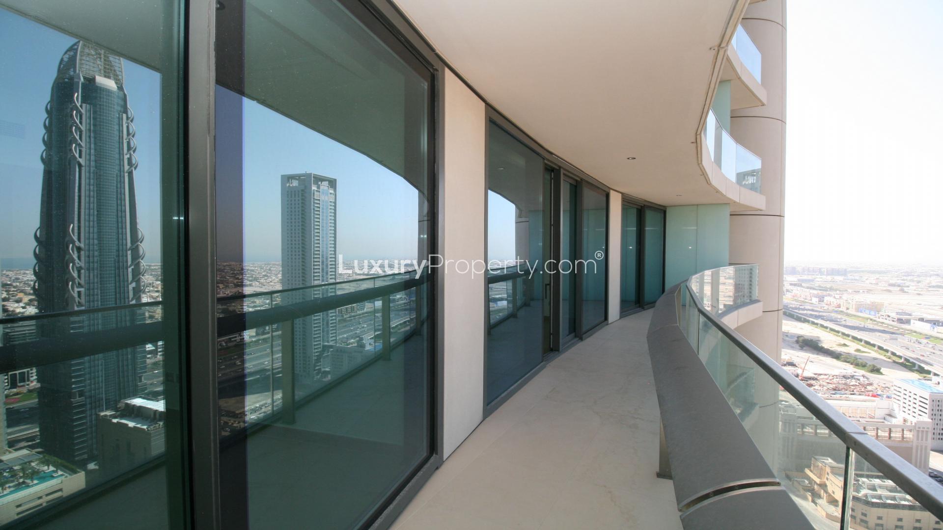Spacious Burj Vista apartment with stunning Burj Khalifa view in Downtown Dubai for rent
