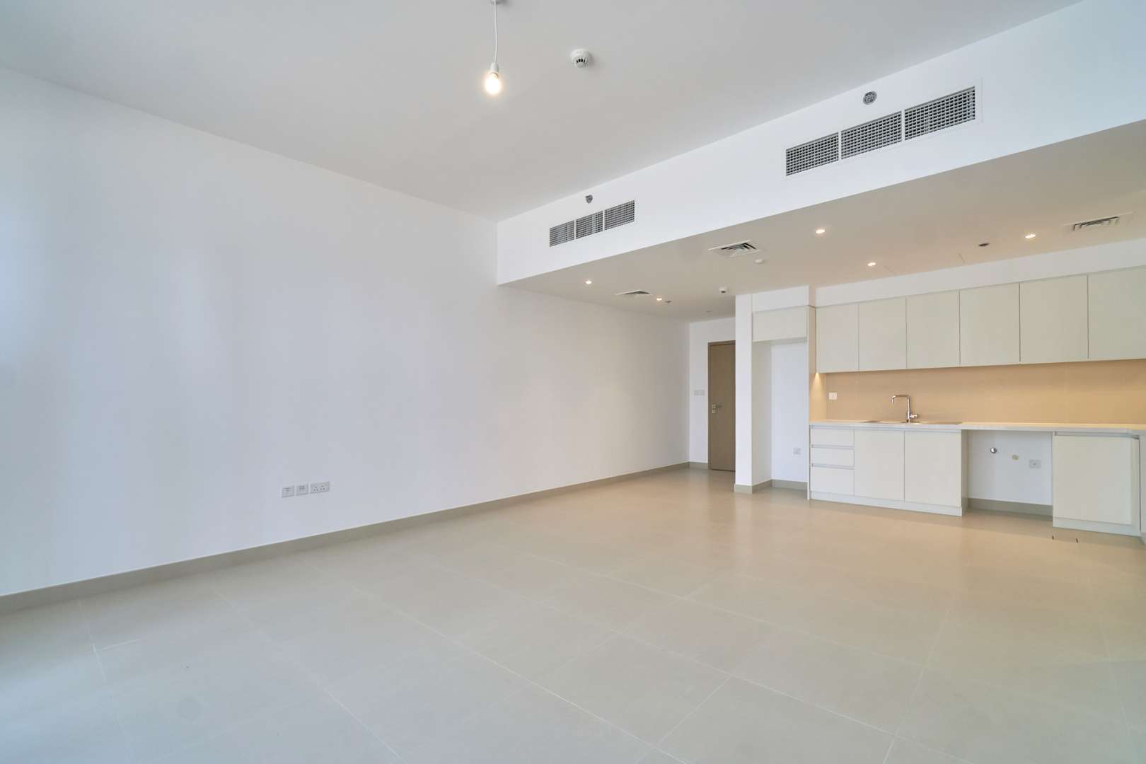 Spacious living area in two-bedroom apartment, Creek Horizon Tower, Dubai Creek Harbour