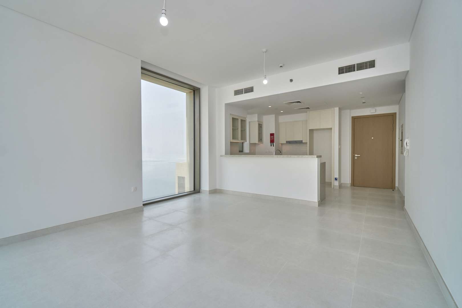 High-floor modern kitchen in 2-bedroom apartment, Creekside 18, Dubai Creek Harbour