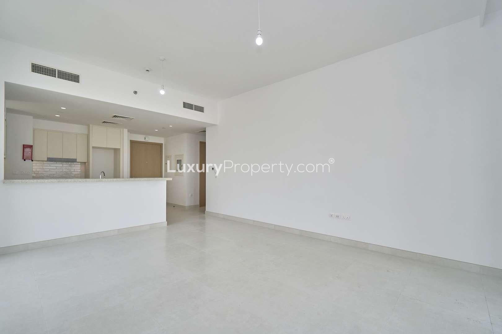 Empty high-floor apartment with large windows in Creekside 18, Dubai Creek Harbour