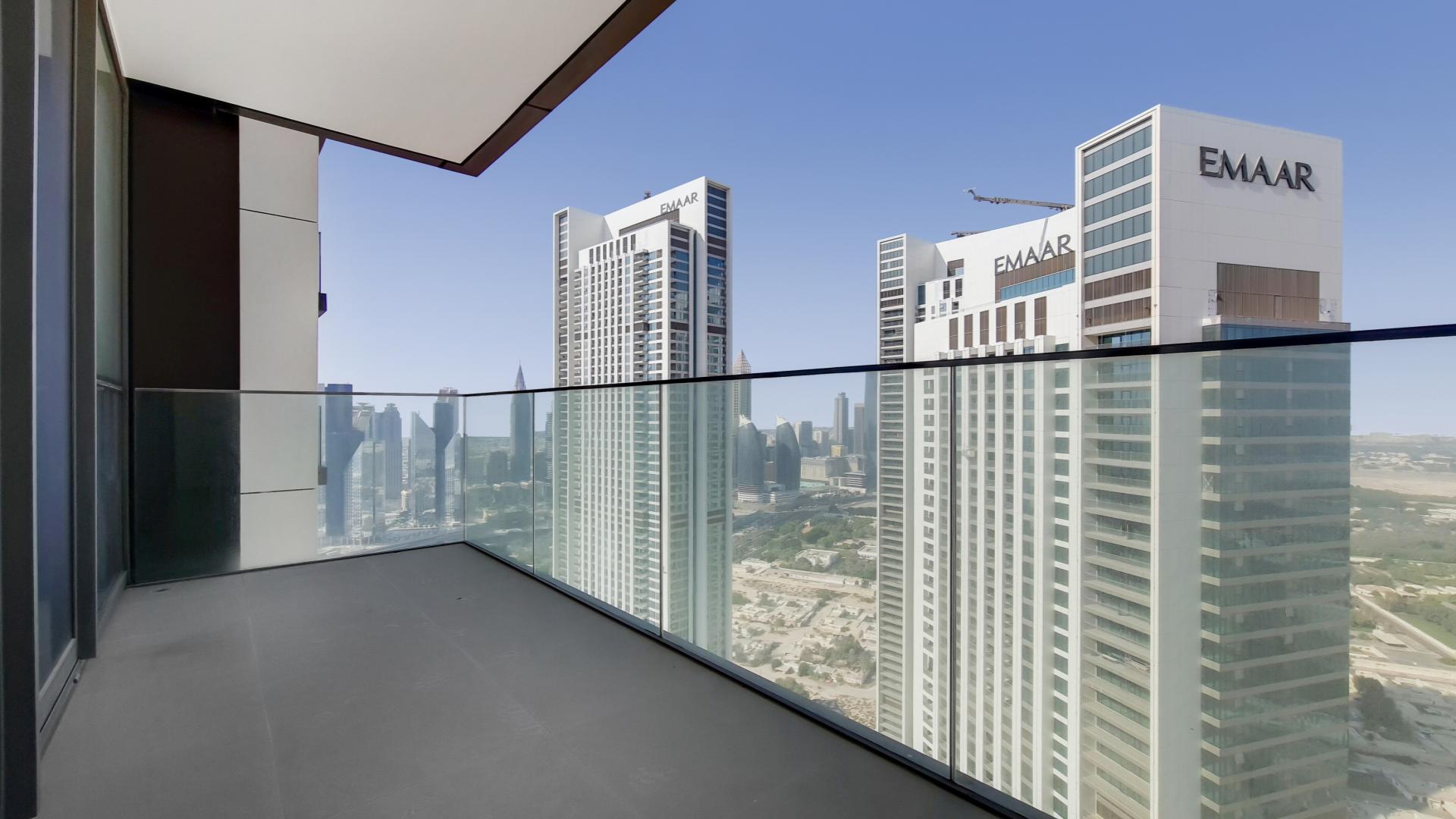 High-floor apartment living room with large windows, Downtown Views, Dubai