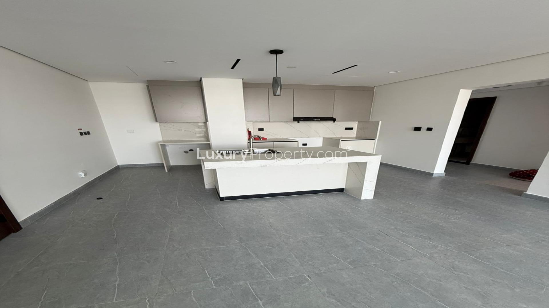 Brand new unfurnished apartment in Jumeirah Garden City, Al Satwa with city view balcony